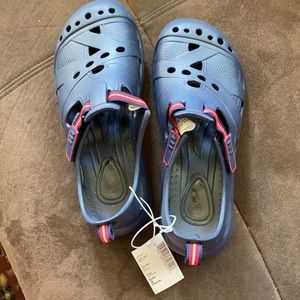 Youth boys size 3 summer shoes